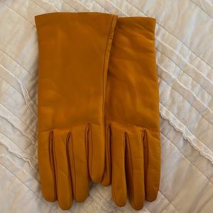 Portolano Honey Colored Gloves